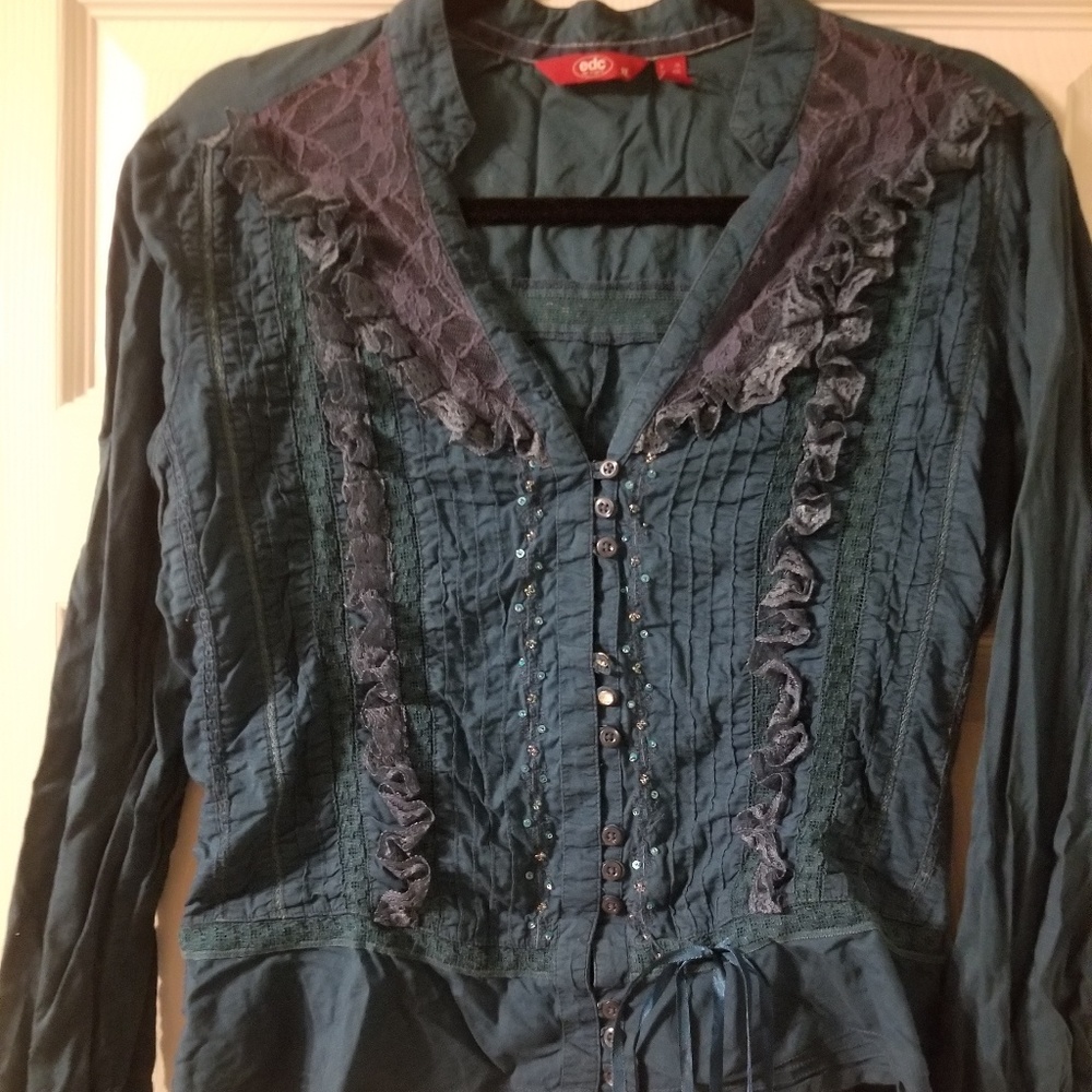 Women's decorative button down blouse